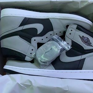 Air Jordan 1 Retro High shadow 2.0